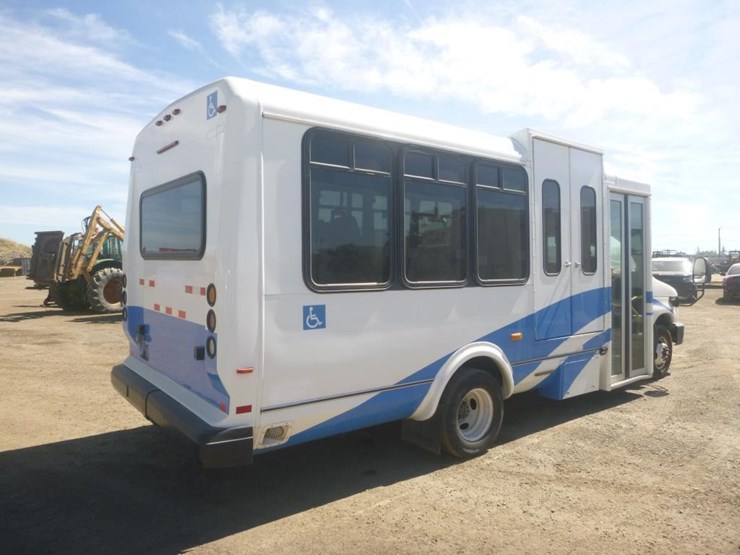 2014-ford-e450-image-3