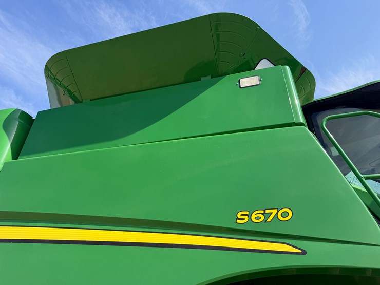 2014-john-deere-s670-image-46