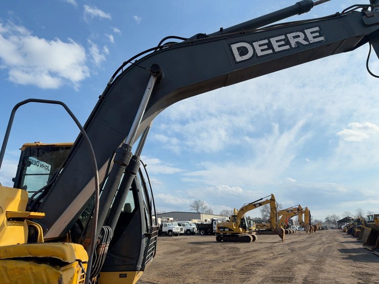 2008-deere-160d-lc-image-11