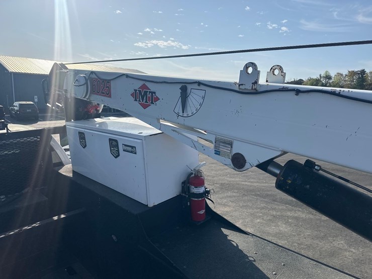 2019-ford-f750-image-18