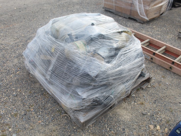 #8044-•-pallet-of-scba-mask-(self-contained-breathing-apparatus),-harness,-and-bottle-image-4