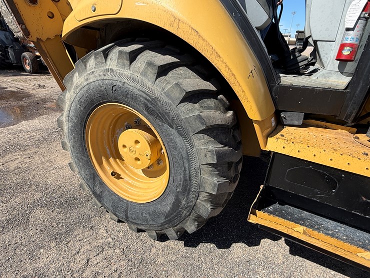 2015-caterpillar-416f-image-12