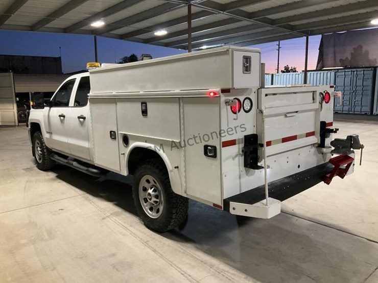 2018-chevrolet-silverado-3500hd-image-5