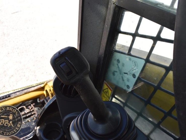 2017-caterpillar-259d-image-52