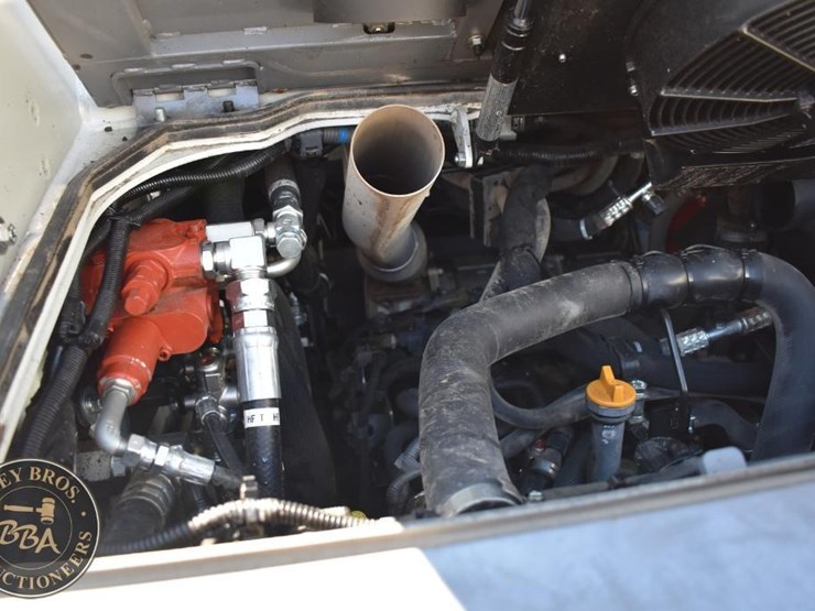 2020-takeuchi-tl8r2-image-37