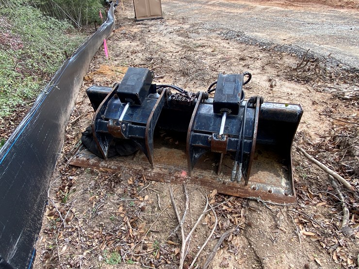 #4004-•-caterpillar-grapple-bucket-for-skid-steer-image-1