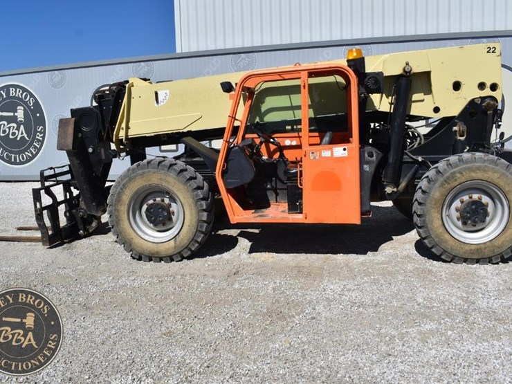 2014-jlg-g12-55a-image-12