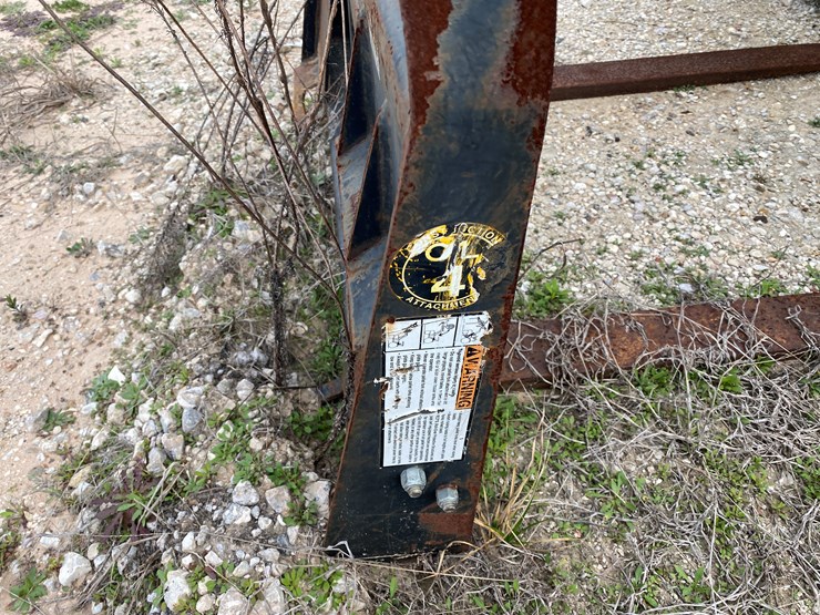 #4000-•-skid-steer-forks-image-3