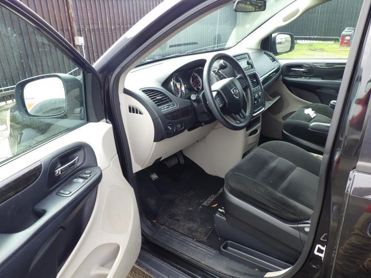 2016-dodge-grand-caravan-image-5