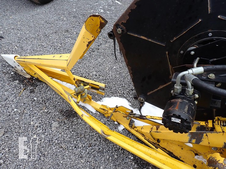 new-holland-73c-image-7