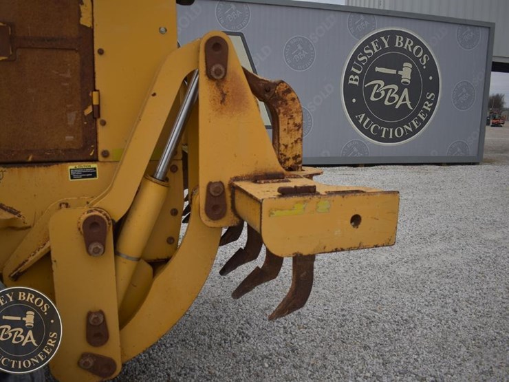 2007-deere-672d-image-38