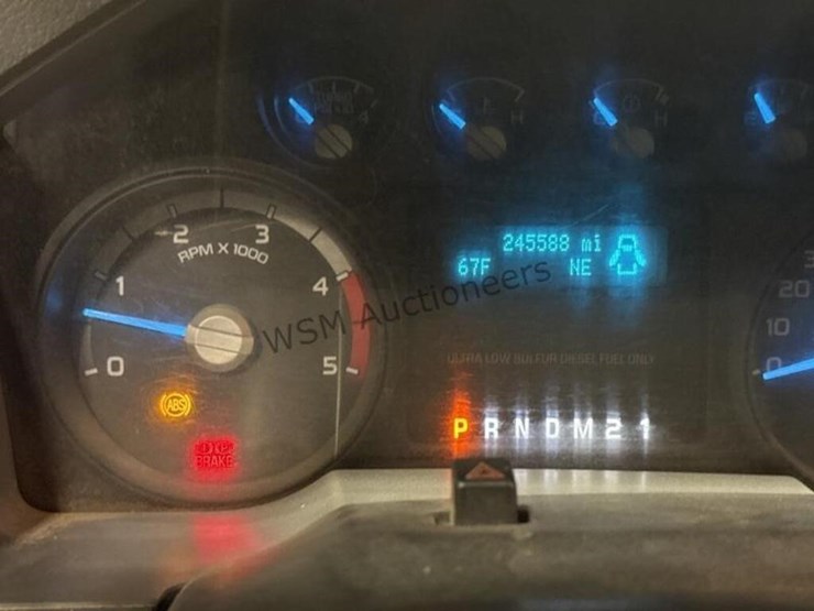 2014-ford-f550-image-21