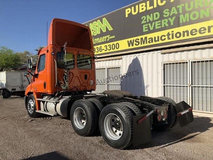 2012-freightliner-cascadia-t/t-image-7