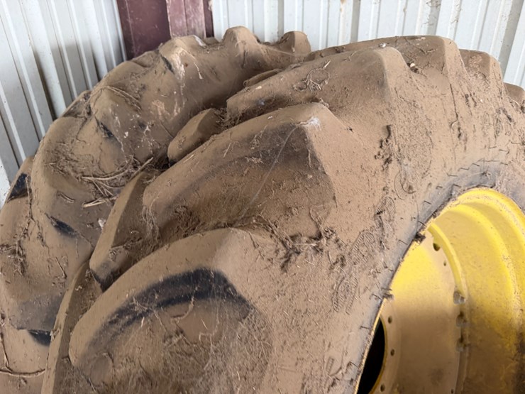 #40293-•-480/70r34-tires,-21"-wheel-spacers-and-weights-image-3