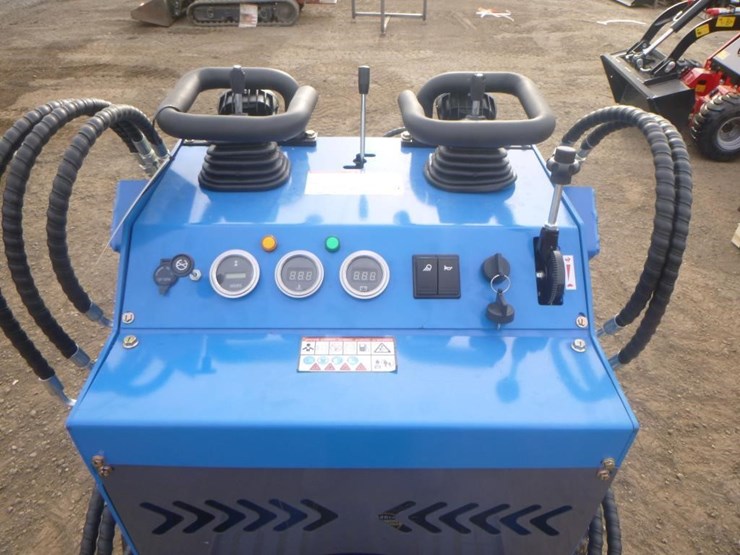 2026-zjg-zj-380-skid-steer-track-loader-image-13