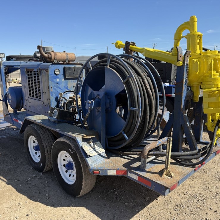 2006 EVCO 2.5 85-TON POWER SWIVEL MTD ON 2006 EVCO 15 T/A GOOSENECK TRAILER