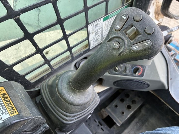 2016-bobcat-t650-image-16