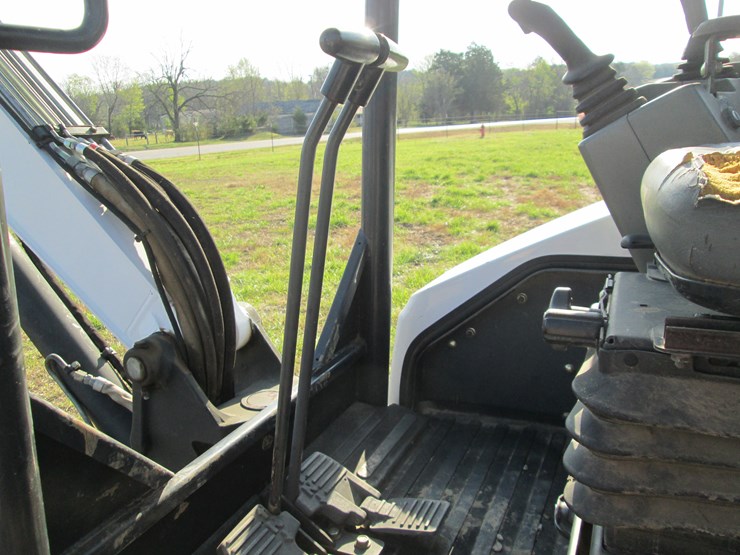 2013-bobcat-e42-image-38