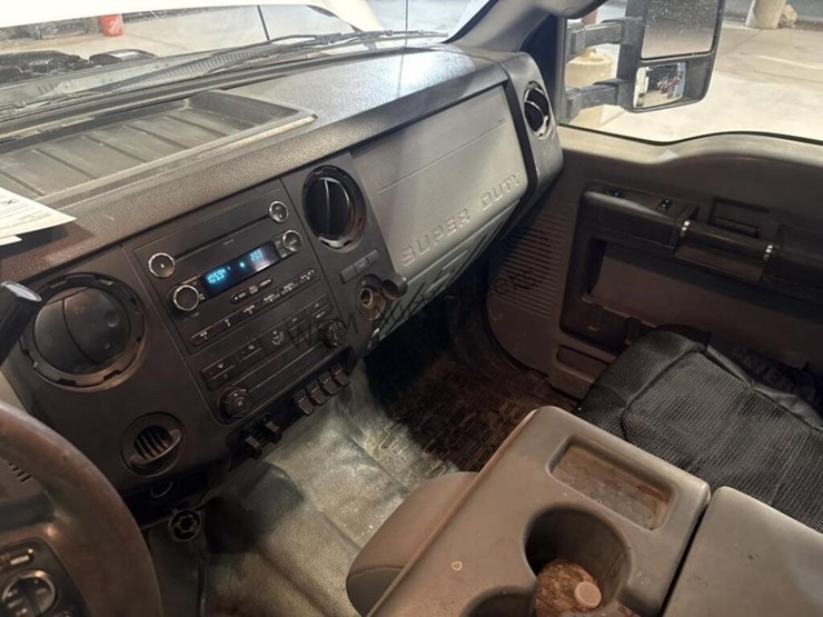 2014-ford-f550-image-22