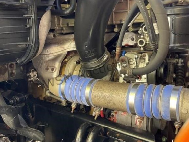 2012-freightliner-cascadia-t/t-image-15