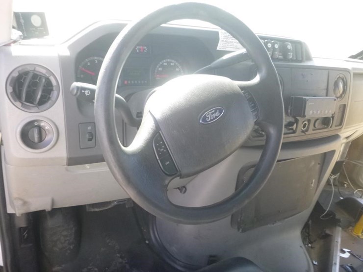 2014-ford-e450-image-9