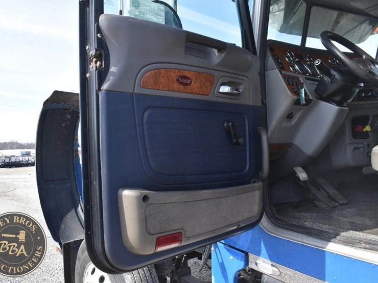 2007-peterbilt-379-image-53