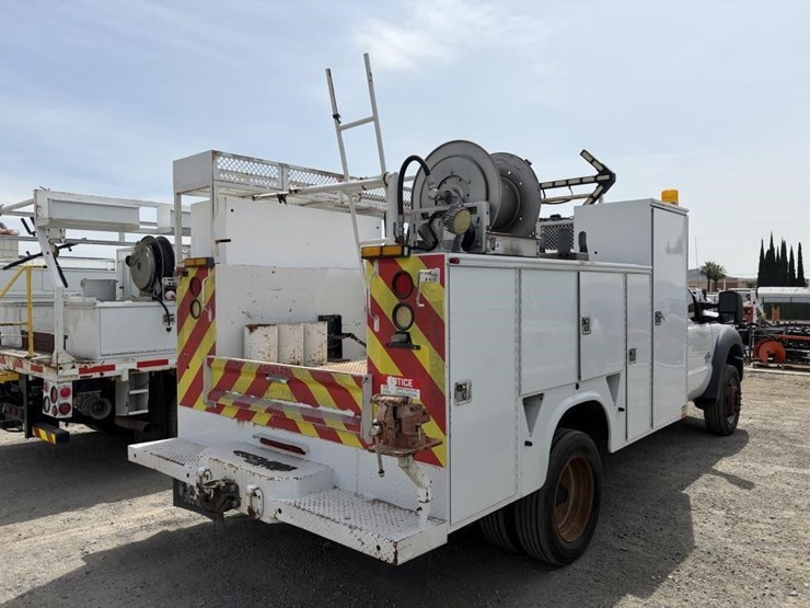 2015-ford-f550-image-3