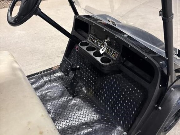 2014-e-z-go-terrain-250-image-19