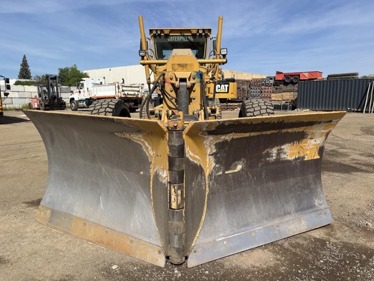 2006-caterpillar-143h-image-6