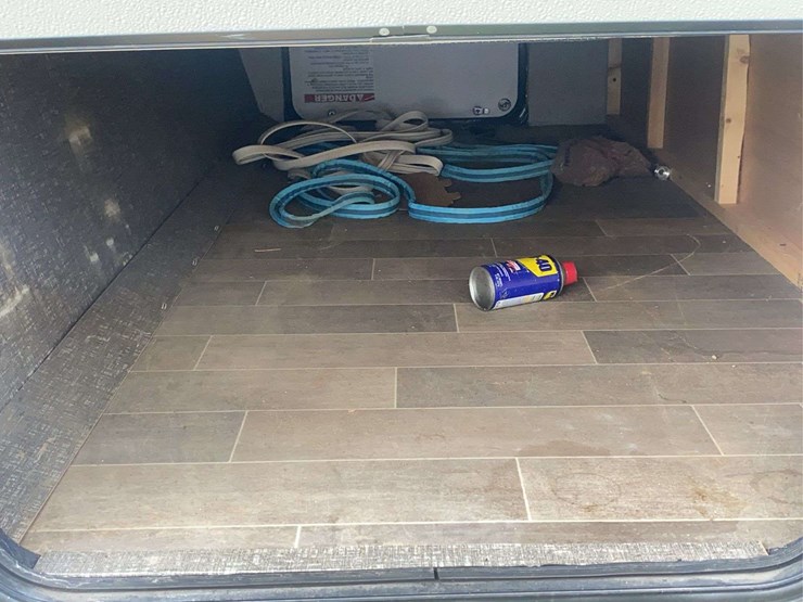 2019-dutchmen-coleman-lantern-edition-250tq-image-9