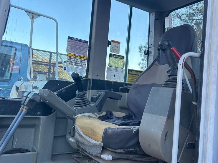 2015-takeuchi-tb1140-image-20