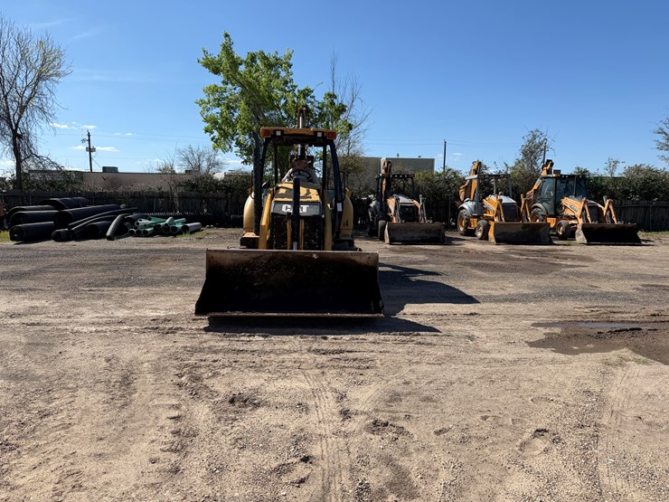 2015-caterpillar-416f-image-4