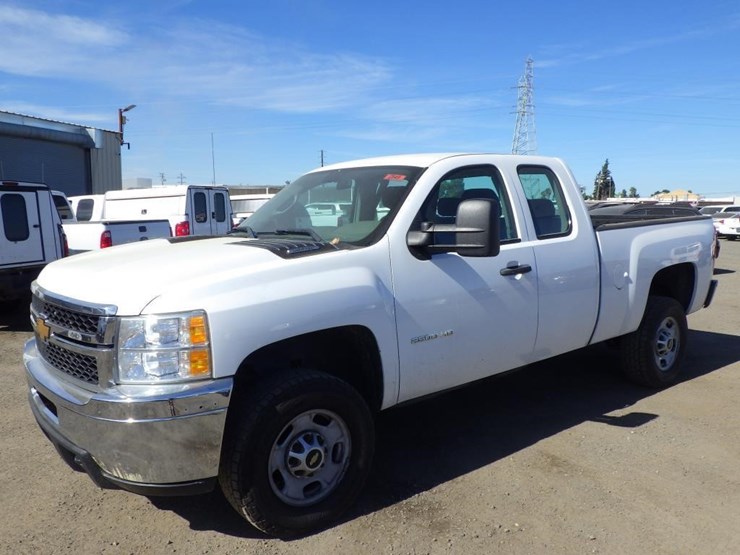 2013-chevrolet-2500hd-image-1