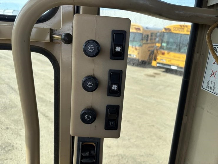 2006-caterpillar-143h-image-54