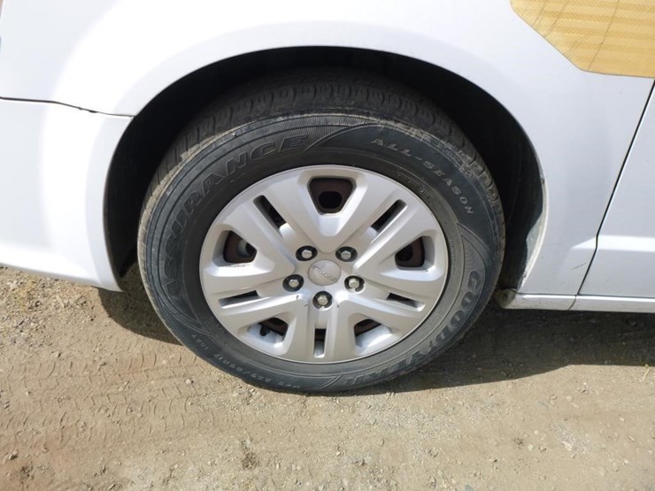 2014-dodge-grand-caravan-image-34