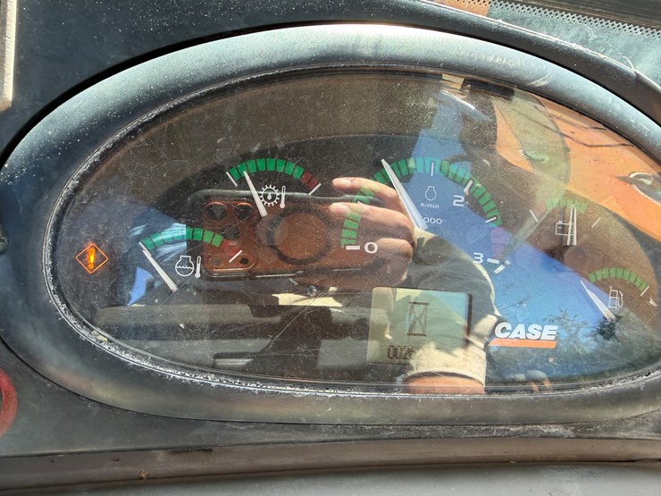 2014-case-580n-image-11