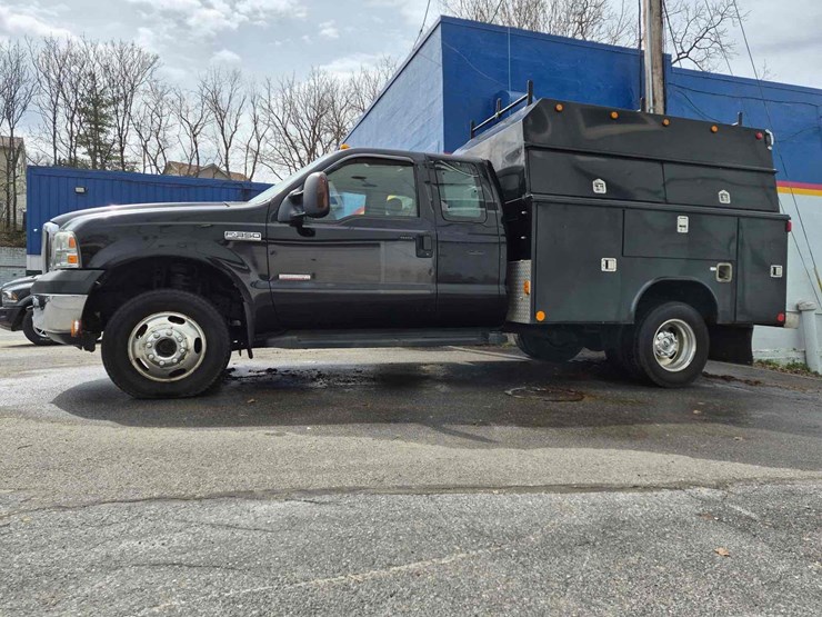 2007-ford-f550-image-9