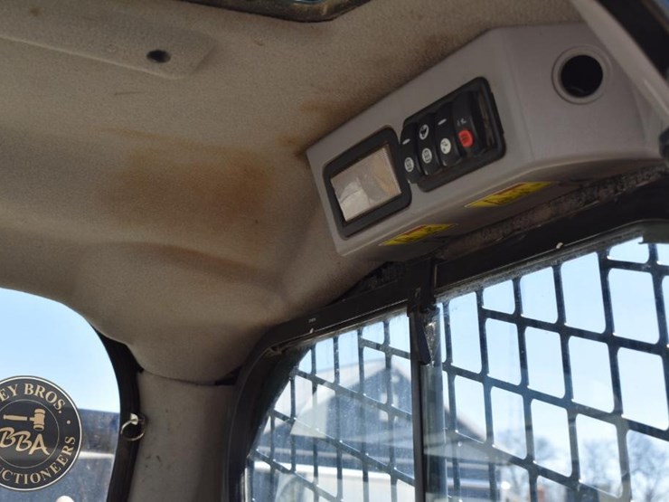 2017-caterpillar-259d-image-50