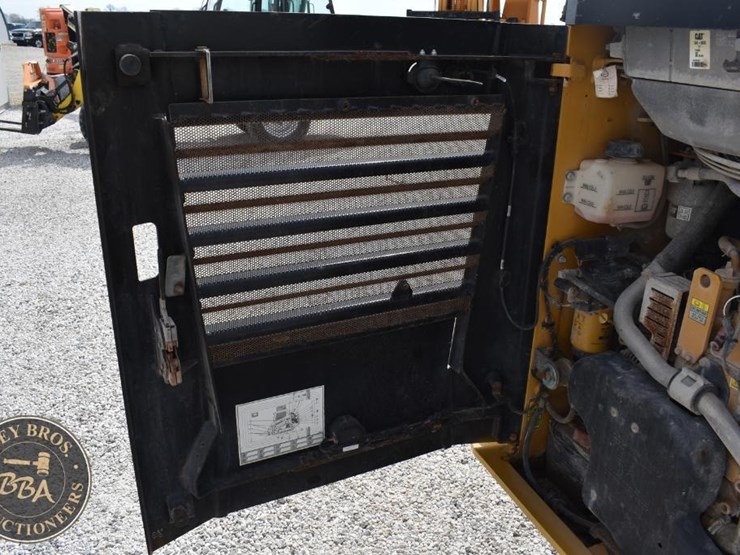 2023-caterpillar-259d3-image-40