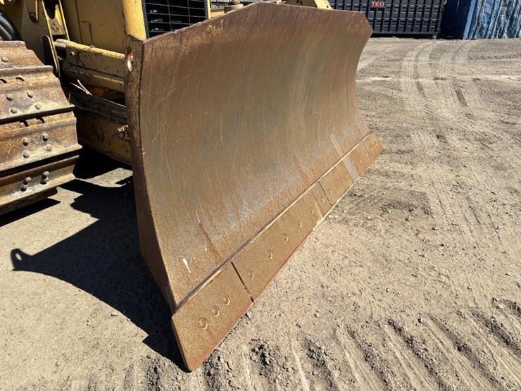 2002-caterpillar-d3g-image-11