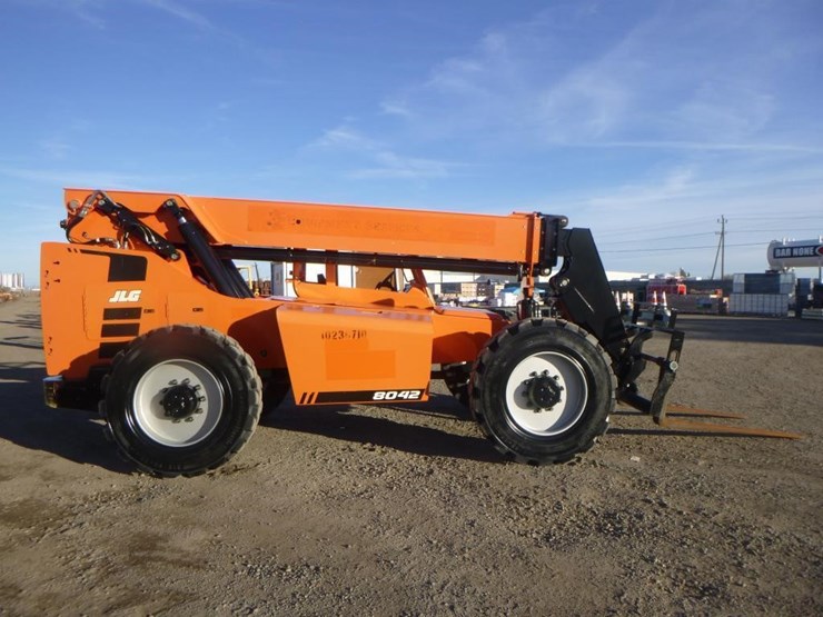 2018-jlg-8042-image-6