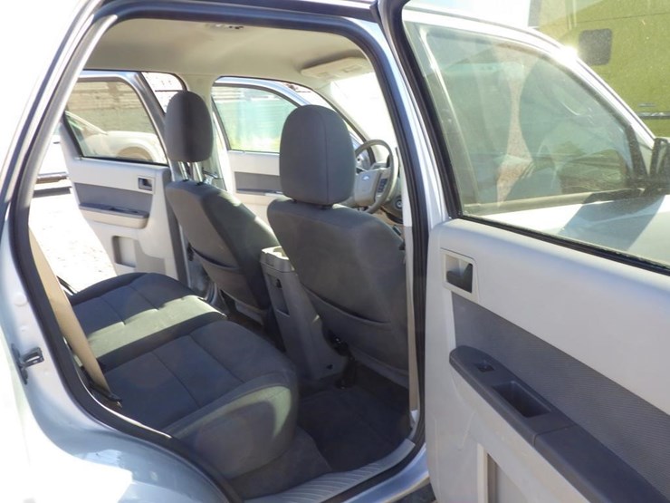 2009-ford-escape-image-8