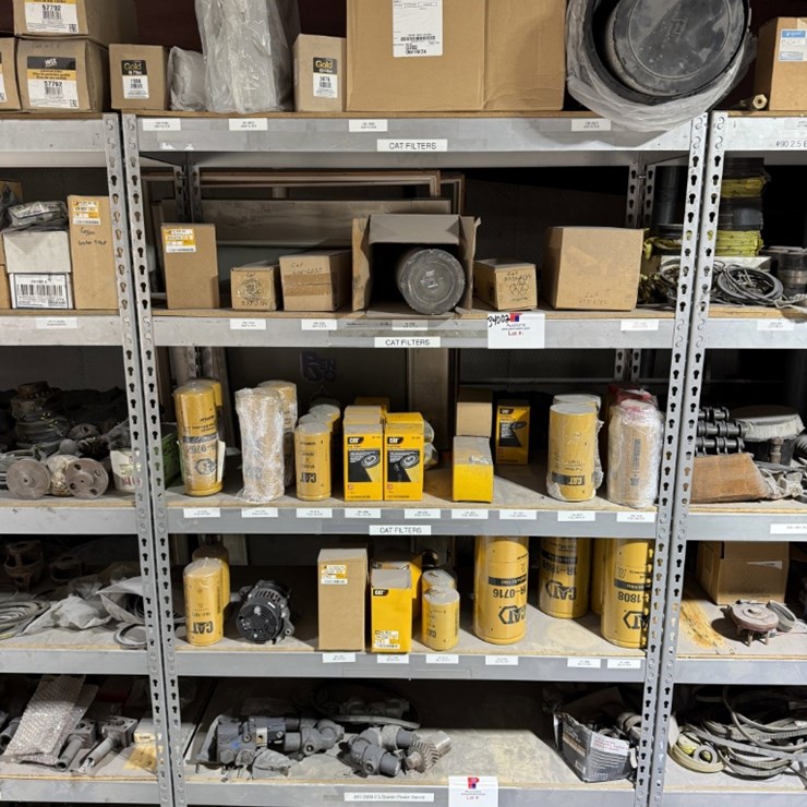 6-SHELVE SECTION OF CATERPILLAR FILTERS & BOWEN PS PARTS