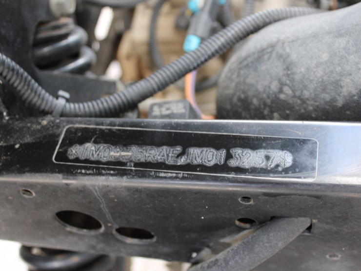 2018-john-deere-gator-image-6