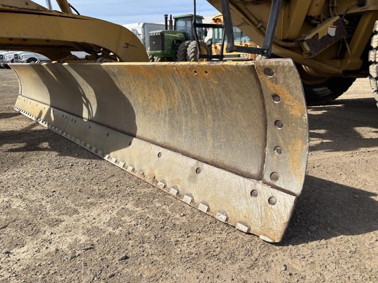 2006-caterpillar-143h-image-10