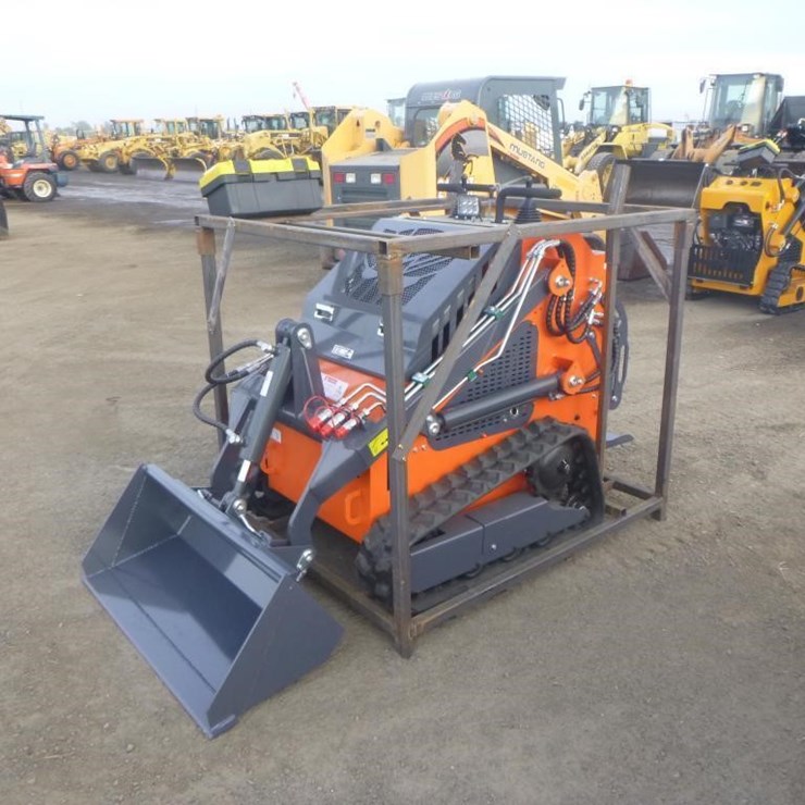 TPM T460 Skid Steer Track Loader