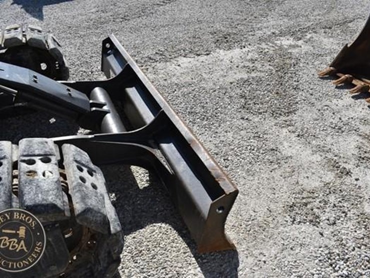 2022-case-cx75csr-image-42