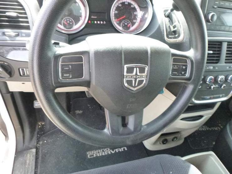 2014-dodge-grand-caravan-image-15