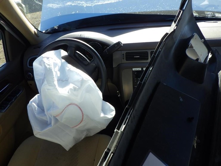 2014-chevrolet-tahoe-image-9