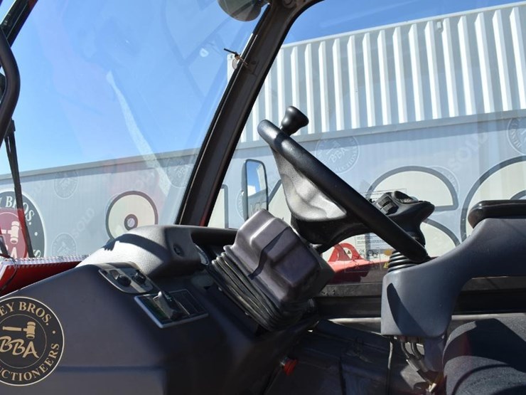 2013-manitou-mlt845-120-image-41